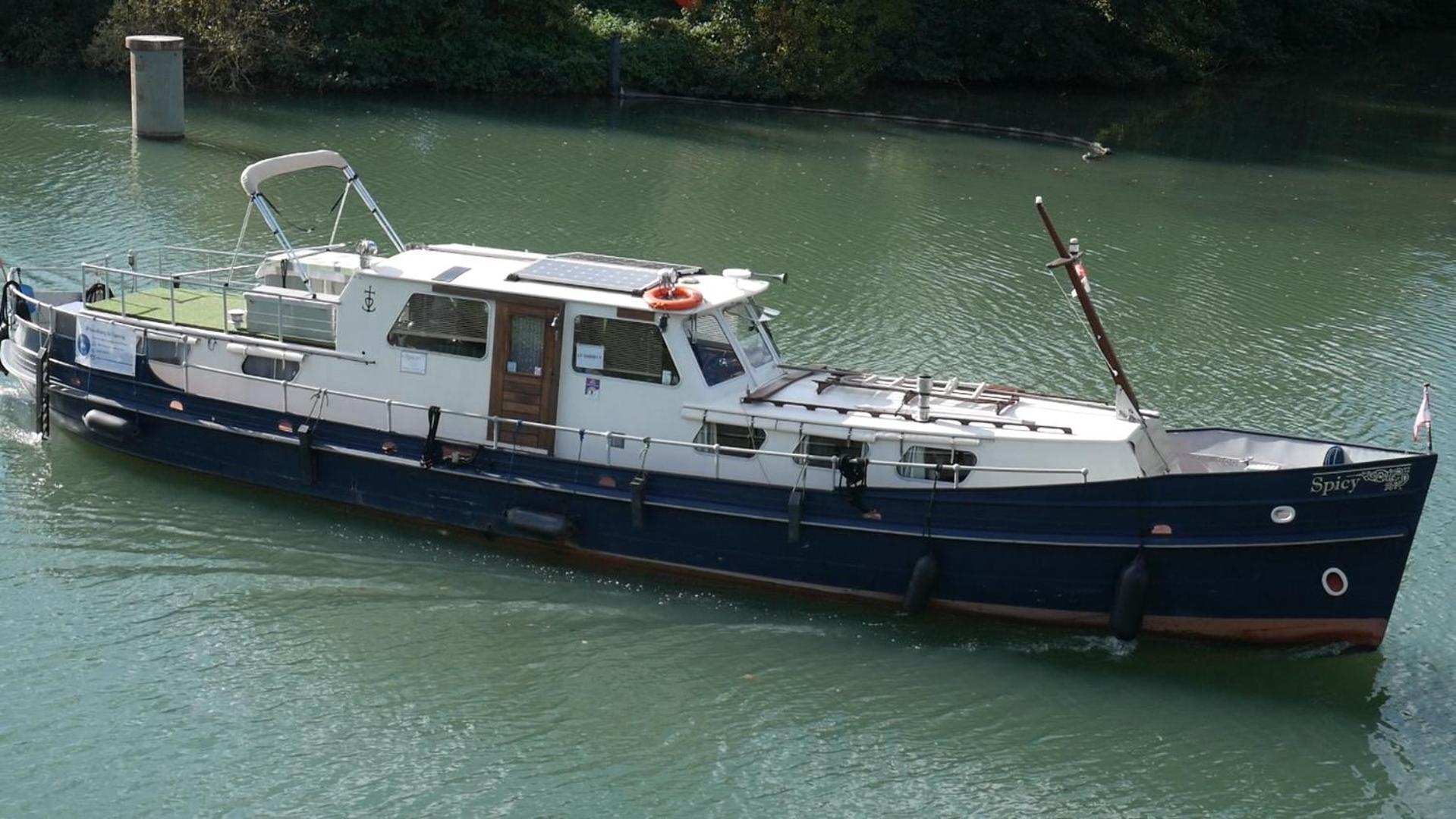 Spicy - Sejour Insolite Sur La Marne Meaux Bagian luar foto