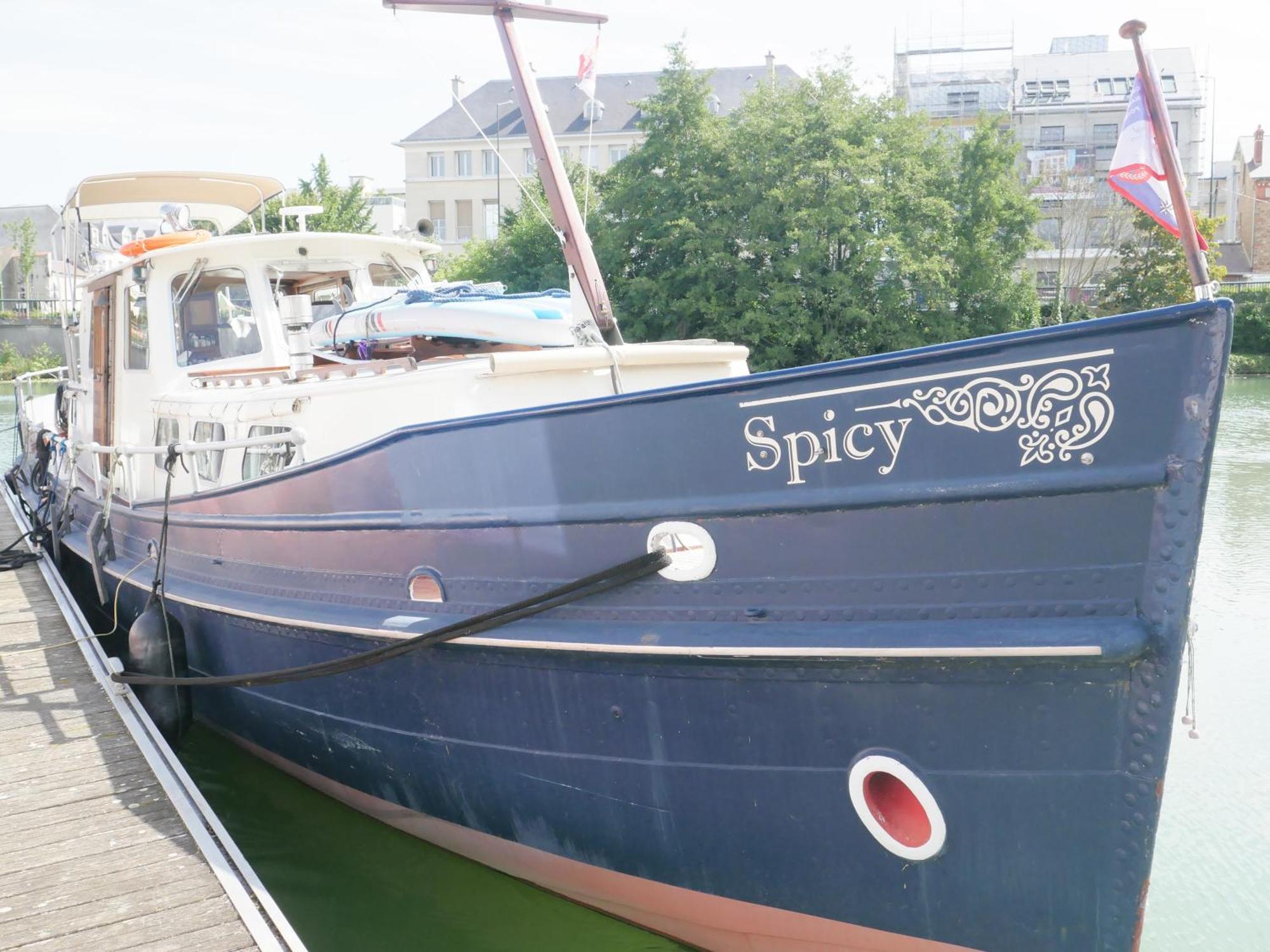 Spicy - Sejour Insolite Sur La Marne Meaux Bagian luar foto