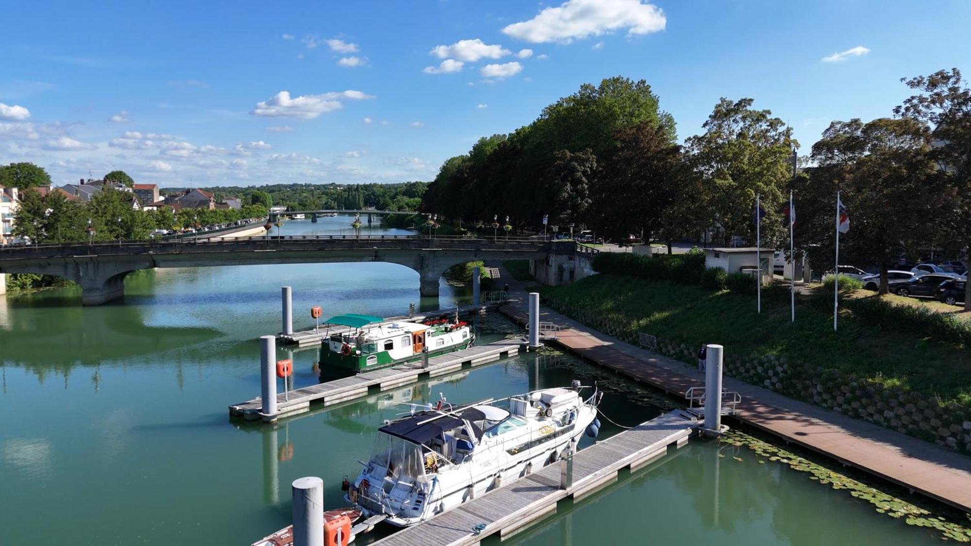 Spicy - Sejour Insolite Sur La Marne Meaux Bagian luar foto