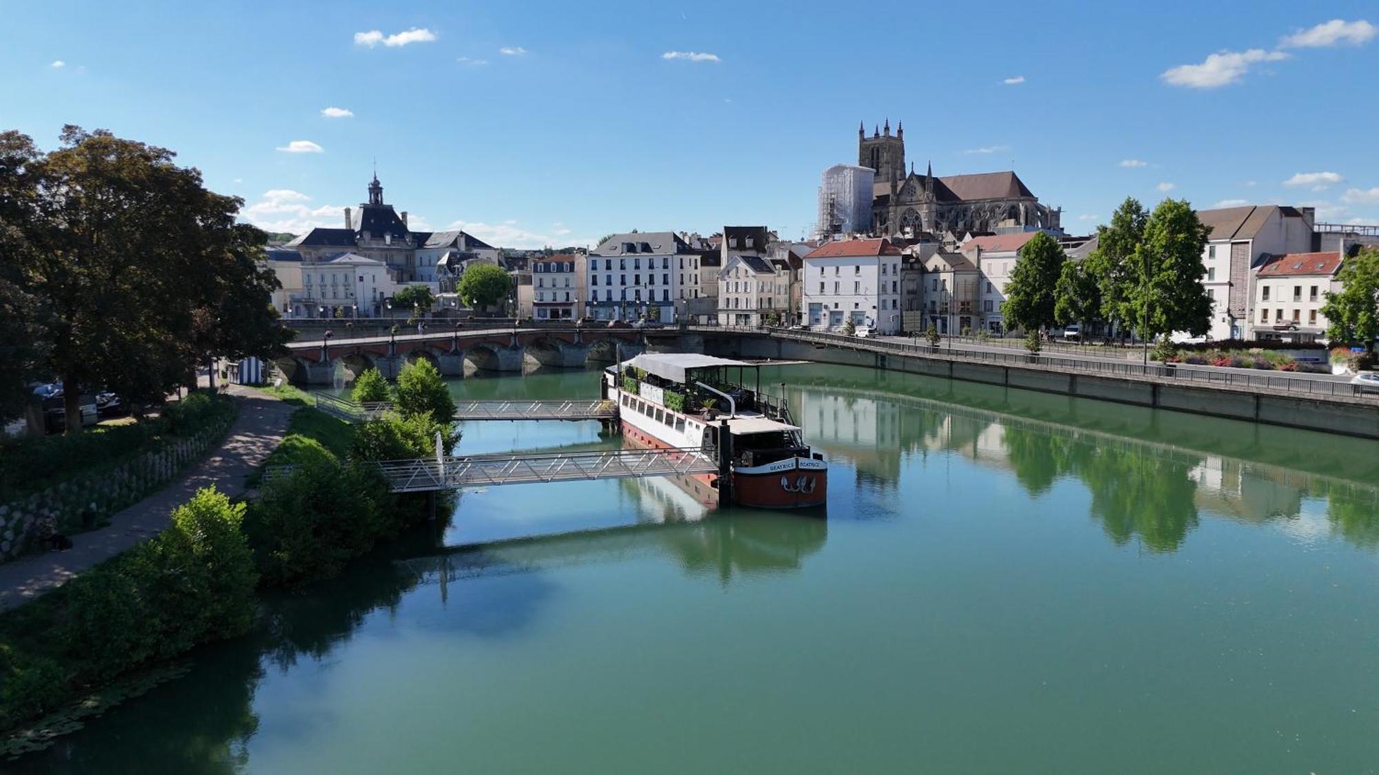 Spicy - Sejour Insolite Sur La Marne Meaux Bagian luar foto